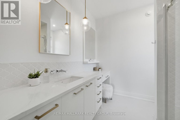 29074044/120-des-tournesols-court/mer-bleuebradley-estatesanderson-park/ottawa/ontario/K1W0J2_30