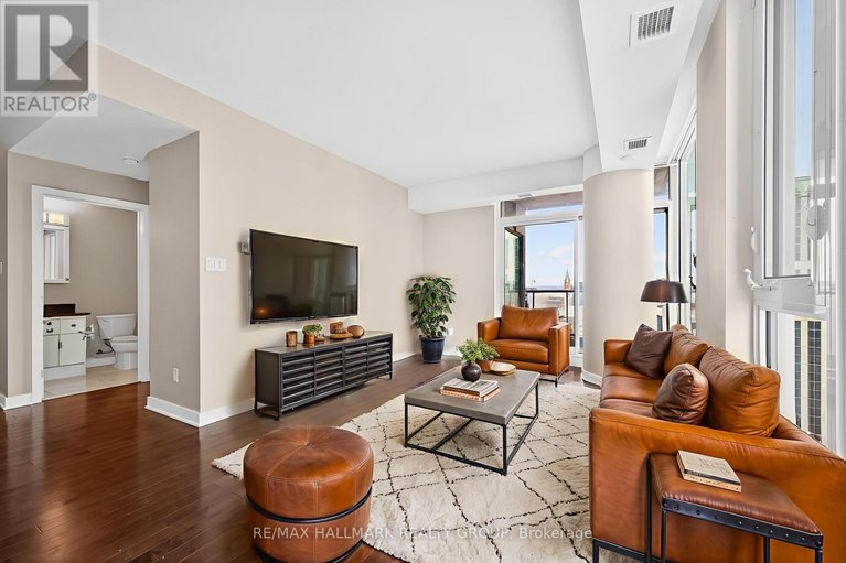 29572527/2104-179-metcalfe-street/ottawa-centre/ottawa/ontario/K2P1P7_15