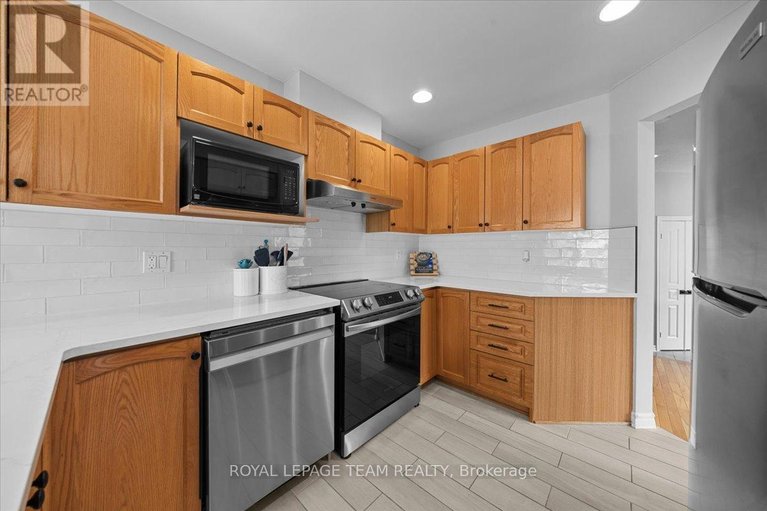 29626575/79-saddlesmith-circle/emerald-meadowstrailwest/ottawa/ontario/K2M2Y5_13