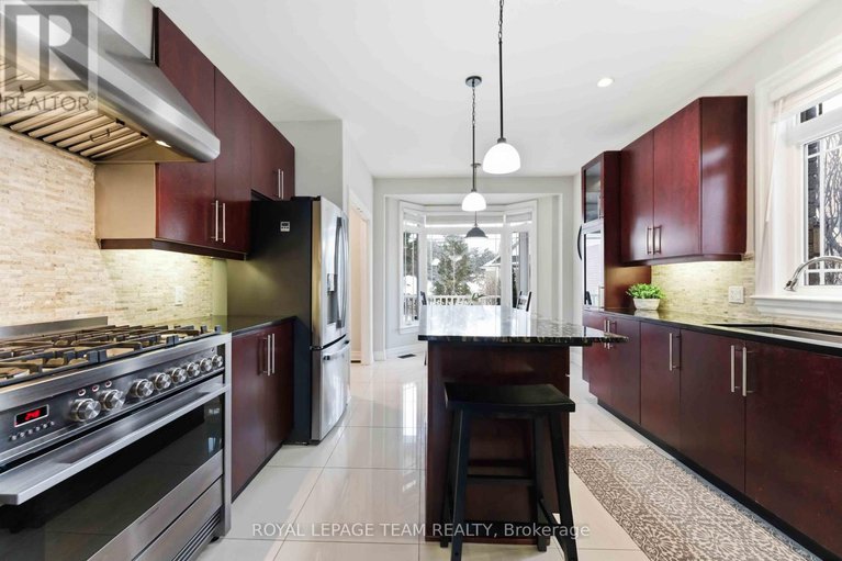 29386110/6-waterford-way/pineglencountry-place/ottawa/ontario/K2E7V4_10