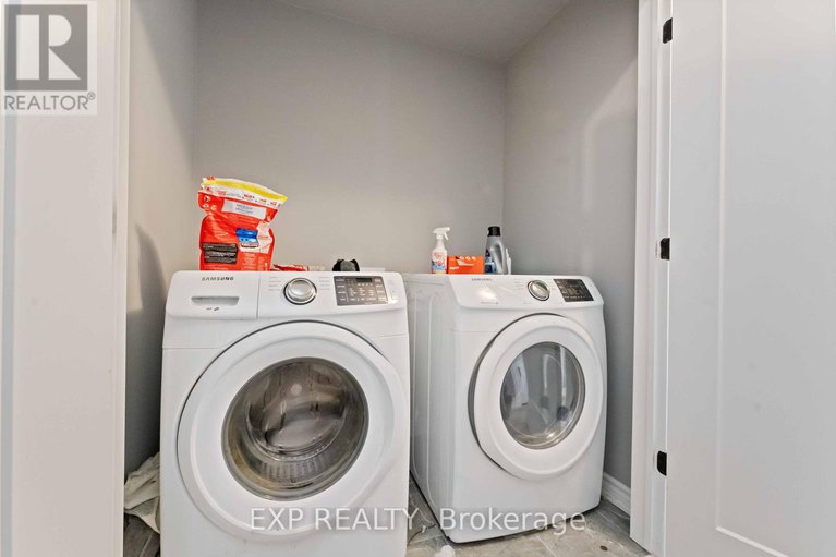 29202606/829-mikinak-road/cfb-rockcliffe-and-area/ottawa/ontario/K1K4Z9_37