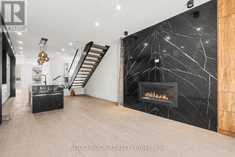 29669928/828-alpine-avenue/queensway-terrace-north/ottawa/ontario/K2B5R6_12