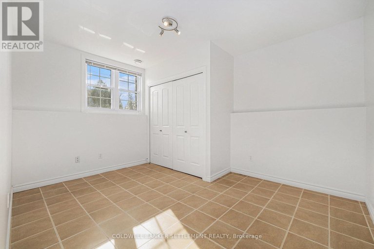 29078721/118-bay-street/drummond-n-elmsley-drummond-twp/drummondnorth-elmsley/ontario/K7C4K9_26