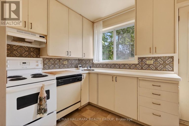 29680907/570-minto-place/rockcliffe/ottawa/ontario/K1M0A8_25