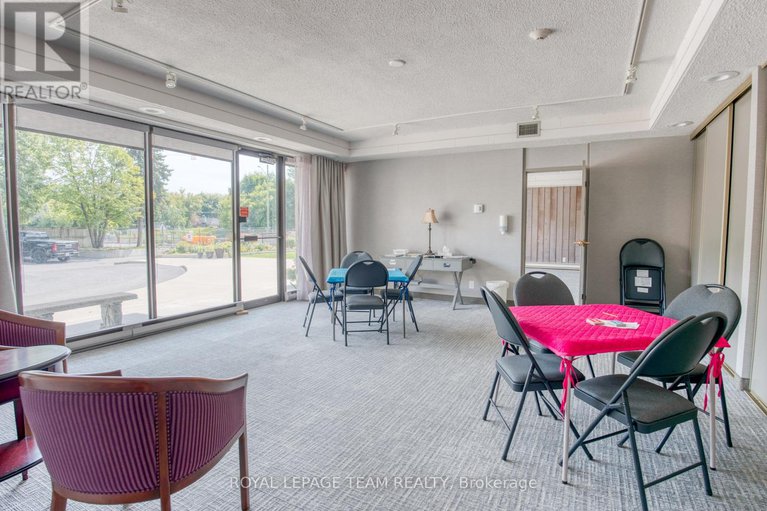28874656/2006-1195-richmond-road/woodroffe/ottawa/ontario/K2B8E4_9