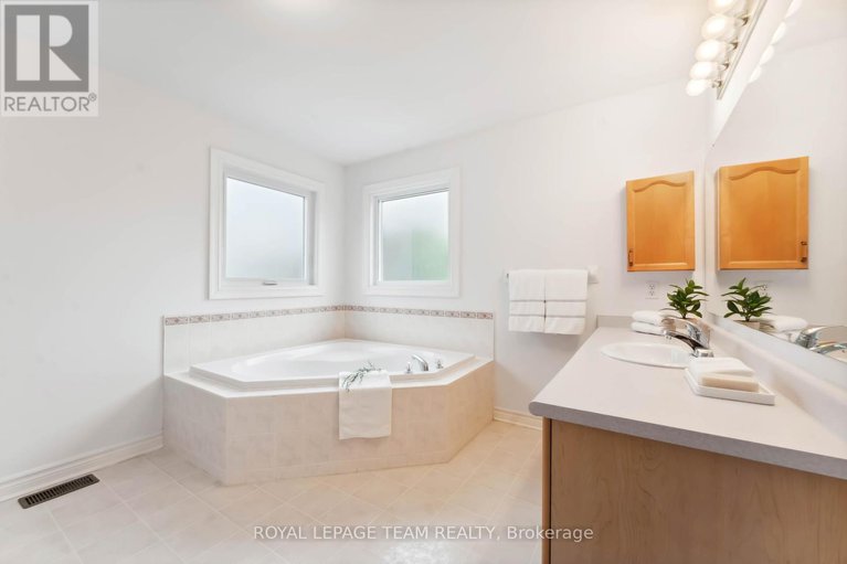 28392923/39-vermont-avenue/barrhaven-east/ottawa/ontario/K2G6M2_28