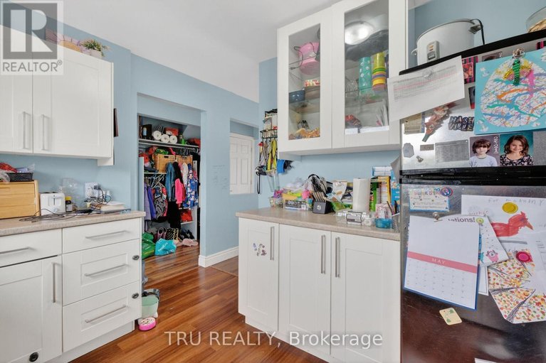 29689046/369-mockingbird-drive/chatelaine-village/ottawa/ontario/K1E2A6_13