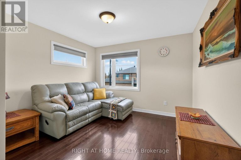 29683853/44-hawks-landing-crescent/stittsville-north/ottawa/ontario/K2S1W1_26