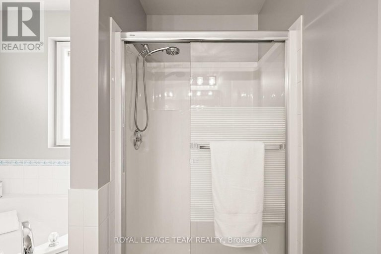 29672098/41-blackshire-circle/stonebridge/ottawa/ontario/K2J5M2_22