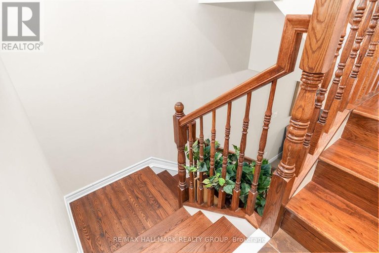 29648631/548-langelier-avenue/mer-bleuebradley-estatesanderson-park/ottawa/ontario/K1W0E7_17