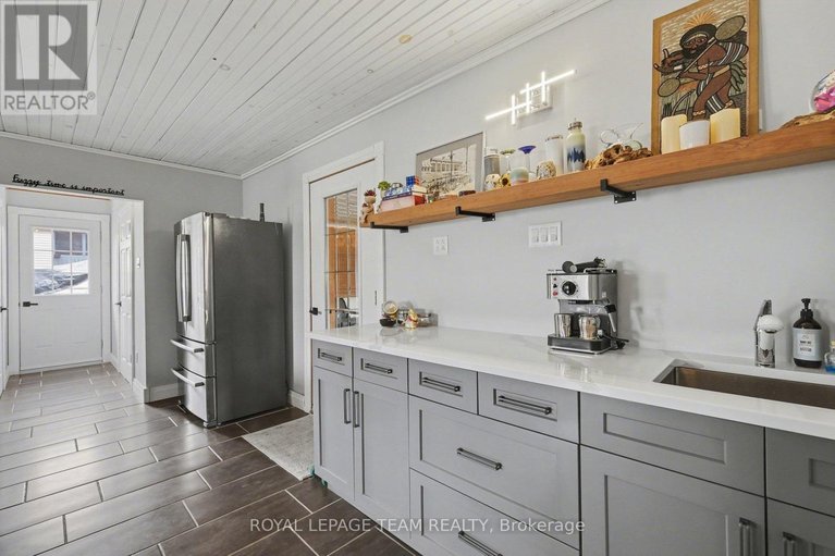 29608684/3041-bridge-street/north-dundas-mountain-twp/north-dundas/ontario/K0E1W0_17