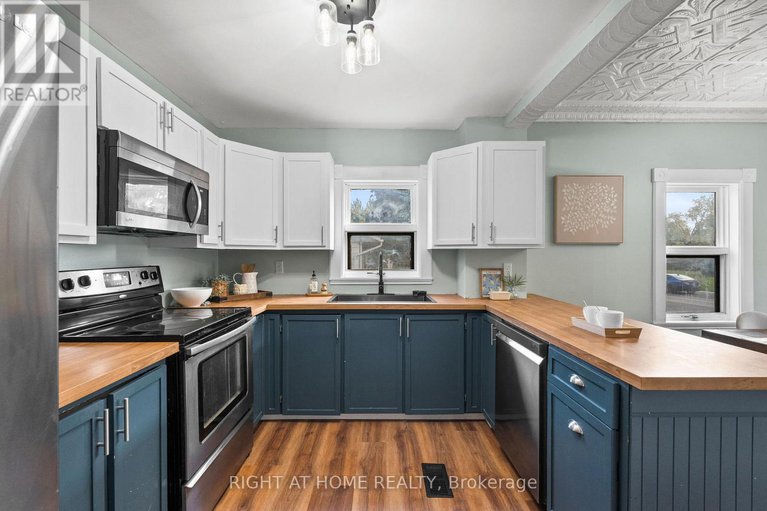 28925097/94-main-street/north-dundas-winchester-twp/north-dundas/ontario/K0A2R0_12