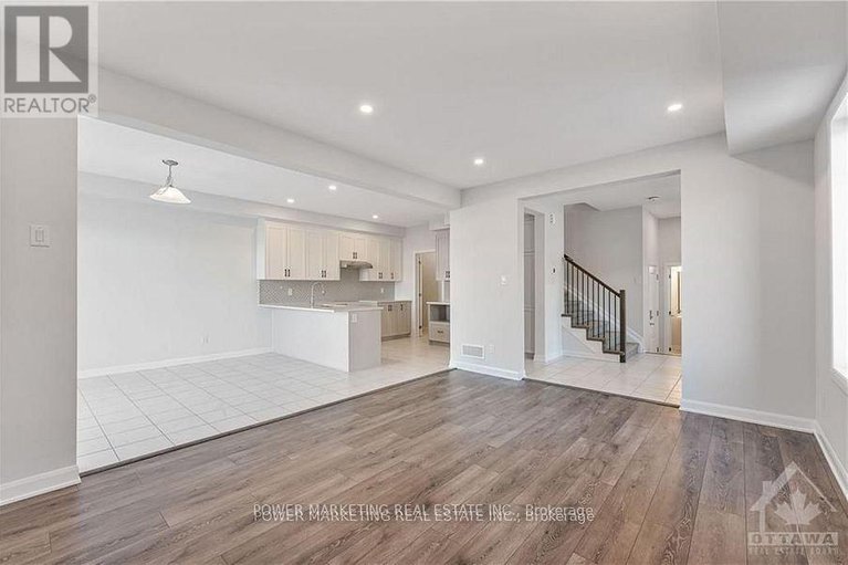 28896980/900-athenry-court/half-moon-bay/ottawa/ontario/K2J7C5_10
