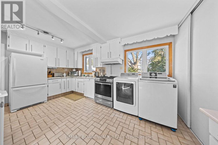 29393366/961-kingsmere-avenue/mckellar-heightsglabar-park/ottawa/ontario/K2A3K3_10