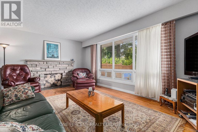 28782240/2563-egan-road/mooneys-bayriverside-park/ottawa/ontario/K1V8M9_5