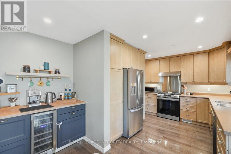 28978669/1406-bouton-dor-way/bilberry-creekqueenswood-heights/ottawa/ontario/K1E3L3_13