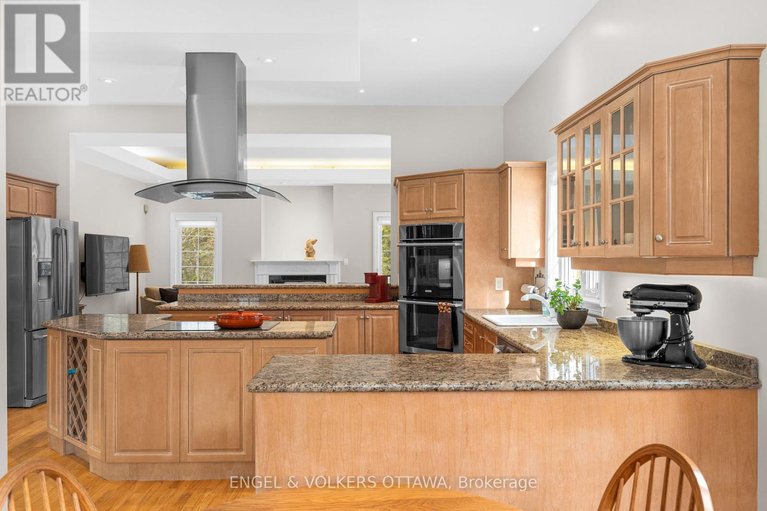 29513406/5-countryside-green/cedar-hillorchard-estates/ottawa/ontario/K2R1B5_14