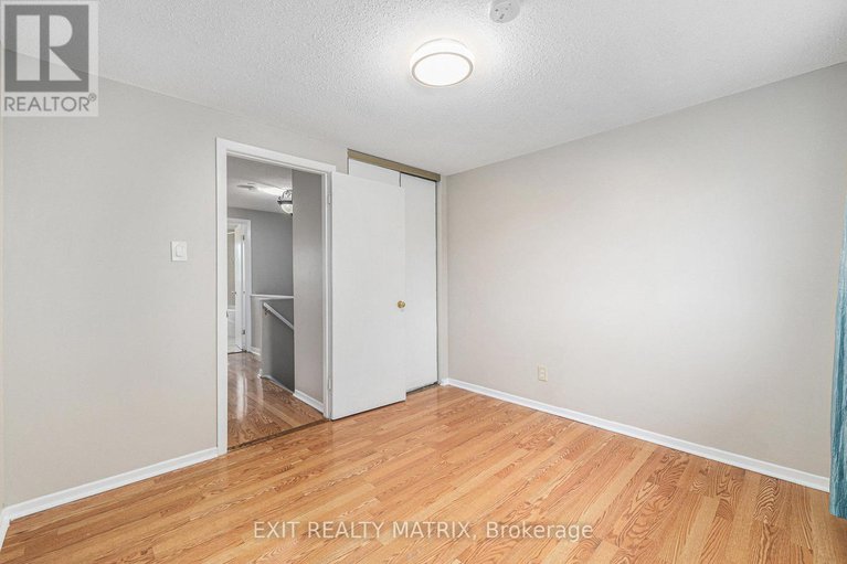 29131271/23-pickford-drive/katimavik/ottawa/ontario/K2L2C1_17