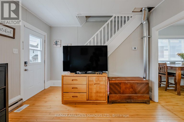 29024844/18-mechanic-street-w/maxville/north-glengarry/ontario/K0C1T0_13