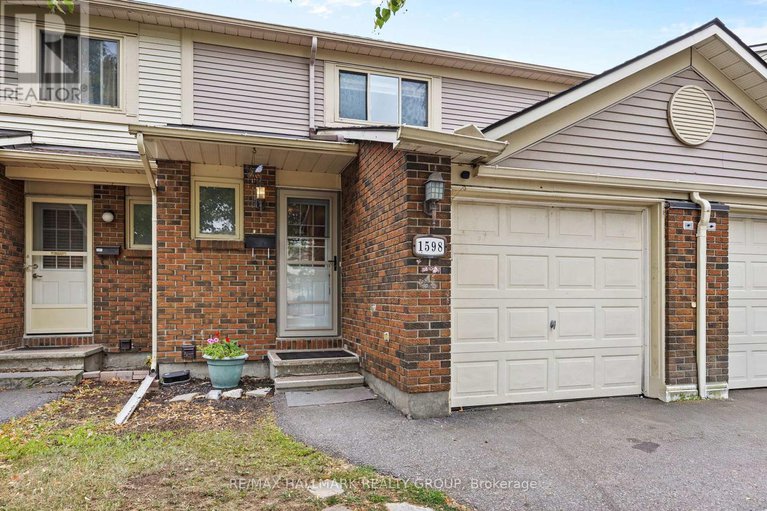 28763964/1598-hoskins-crescent/fallingbrookpineridge/ottawa/ontario/K4A2H8_2