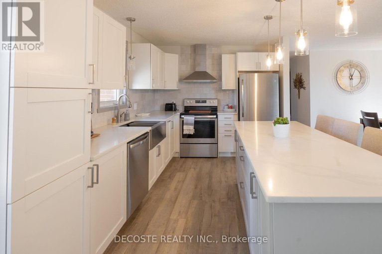 28955272/515-tobin-street/alexandria/north-glengarry/ontario/K0C1A0_13