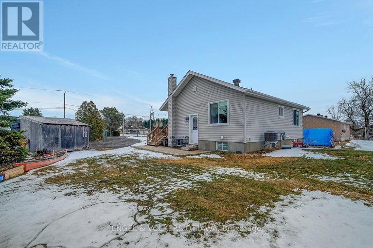 29523310/3822-indian-creek-road/clarencerockland-twp/clarence-rockland/ontario/K0A2A0_31