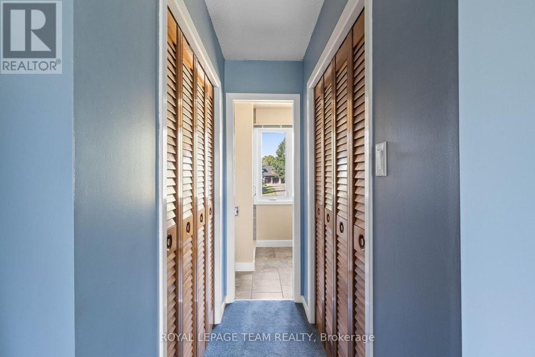 28889906/1640-century-road-e/manotick-south-to-roger-stevens/ottawa/ontario/K0A2E0_28
