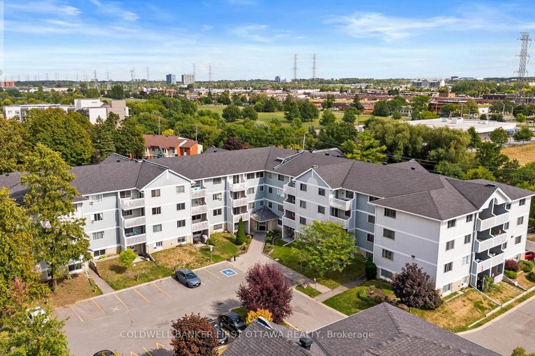 28820214/400-216-viewmount-drive/borden-farmstewart-farmcarleton-heightsparkwood-hills/ottawa/ontario/K2E7X4_1