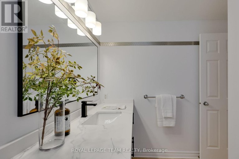 29232686/2-369-paseo-private/centrepointe/ottawa/ontario/K2G4N7_31