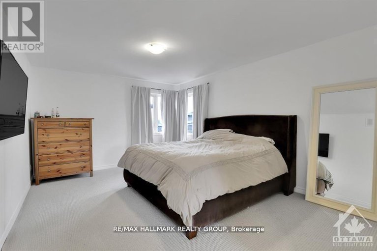 28433089/4527-kelly-farm-drive/blossom-parkkemp-parkfindlay-creek/ottawa/ontario/K1X0E7_17