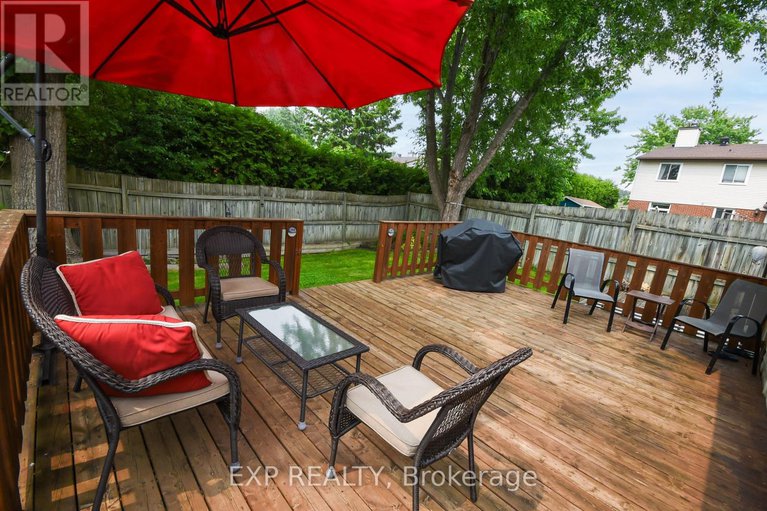 28588528/1576-st-georges-street/bilberry-creekqueenswood-heights/ottawa/ontario/K1E2M9_32