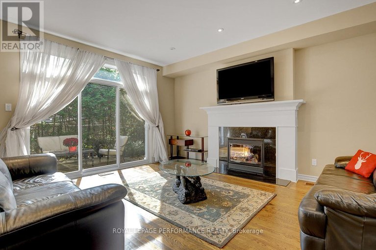 29588176/318-iona-street/westborohampton-park/ottawa/ontario/K1Z7B9_10