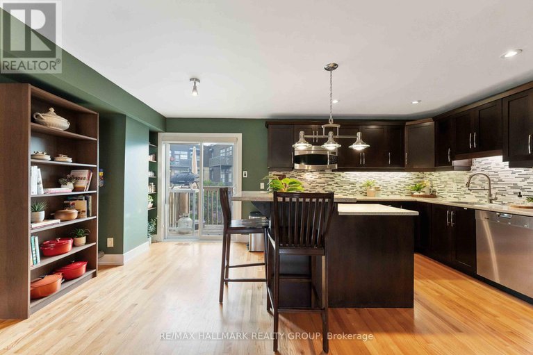 28873481/330-boudreau-street/vanier/ottawa/ontario/K1L0A7_14