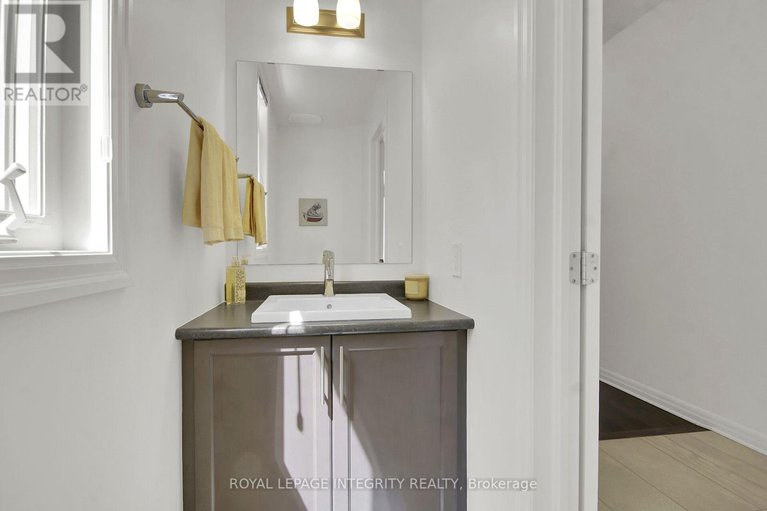 29637937/310-broadridge-crescent/mer-bleuebradley-estatesanderson-park/ottawa/ontario/K1W0H1_5