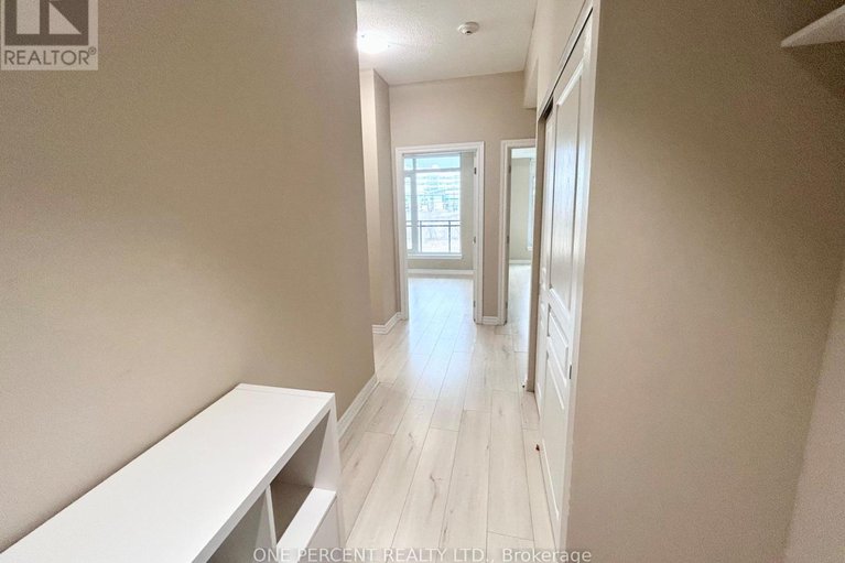28202268/201-100-roger-guindon-avenue/riverview-park/ottawa/ontario/K1G3Z7_4