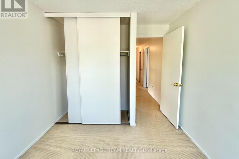 28744295/a-14-castlebrook-lane/centrepointe/ottawa/ontario/K2G5G4_17