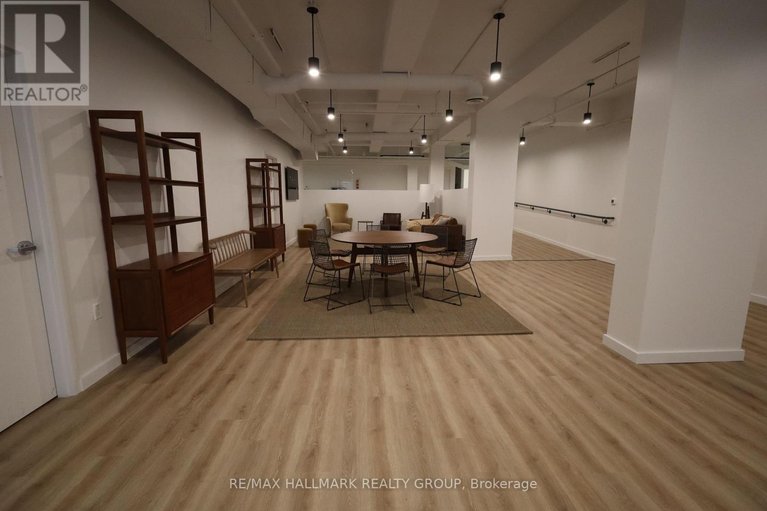 29641679/607-135-barrette-street/vanier/ottawa/ontario/K1L7Z9_29