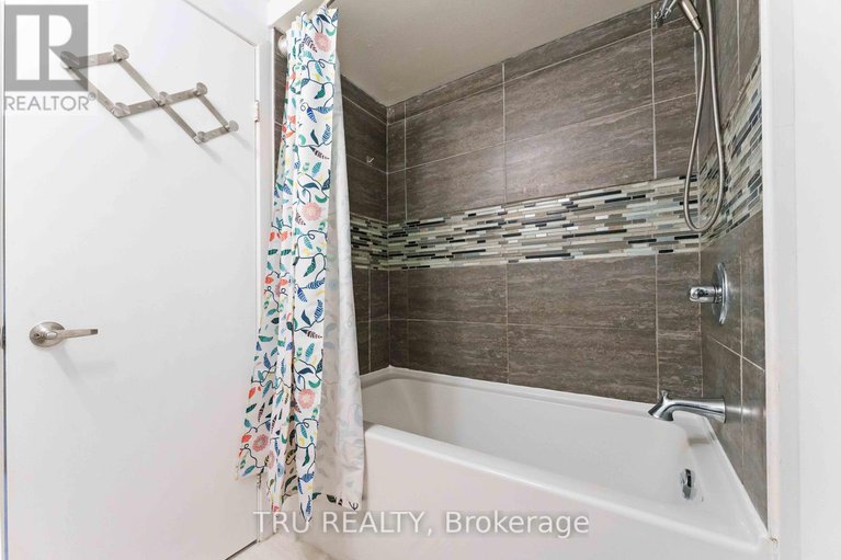 28983915/30-shearer-crescent/katimavik/ottawa/ontario/K2L3M7_16