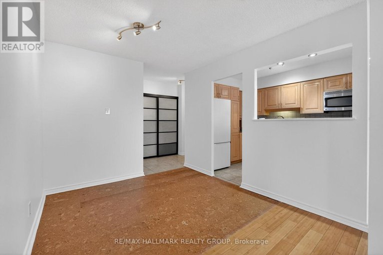 29326115/1408-158c-mcarthur-avenue/vanier/ottawa/ontario/K1L8E7_11