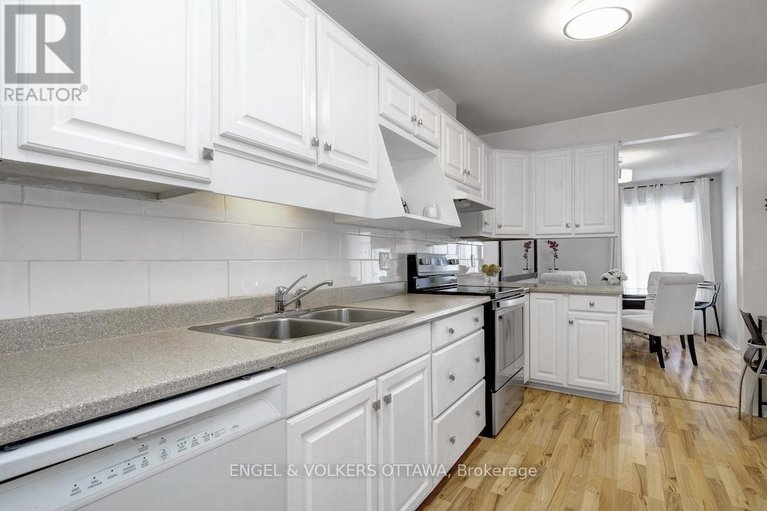 29301738/116-3445-uplands-drive/hunt-club/ottawa/ontario/K1V9N5_13