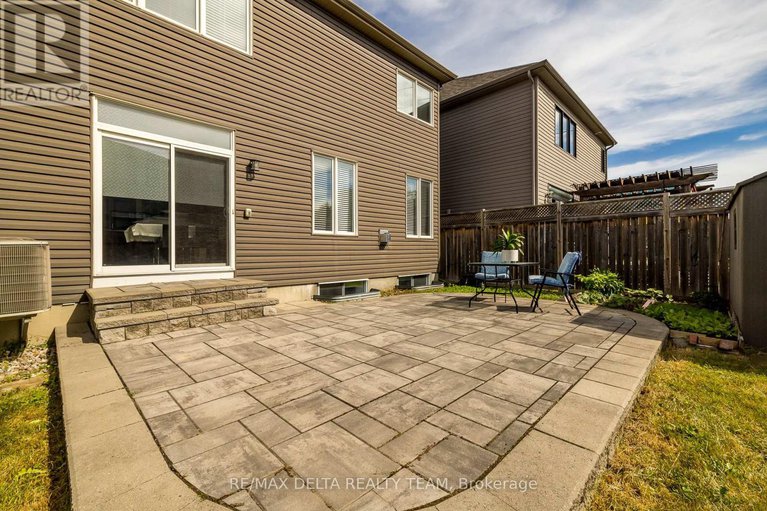 28750818/218-enclave-walk/mer-bleuebradley-estatesanderson-park/ottawa/ontario/K1W0J4_27