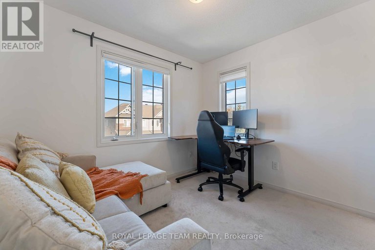 29159210/359-melodie-street/mer-bleuebradley-estatesanderson-park/ottawa/ontario/K1W0L8_22