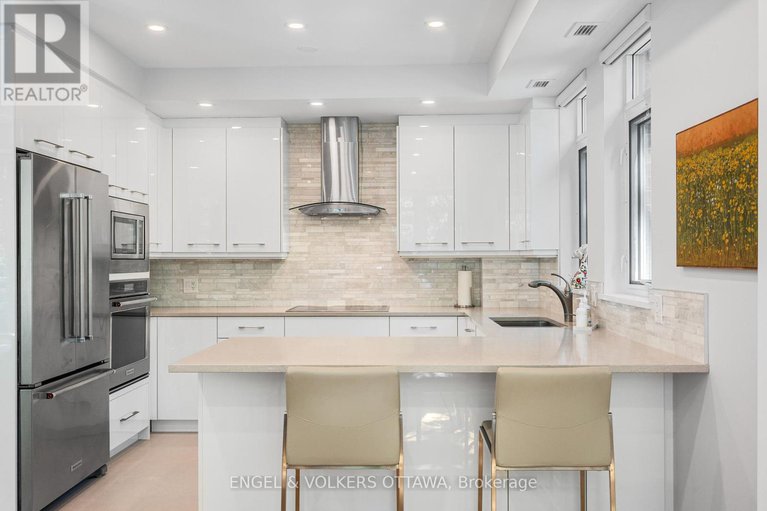 28851368/206-205-bolton-street/lower-townbyward-market/ottawa/ontario/K1N1K7_8