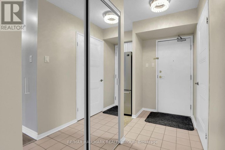 28500317/503-545-st-laurent-boulevard/viscount-alexander-park/ottawa/ontario/K1K4H9_9