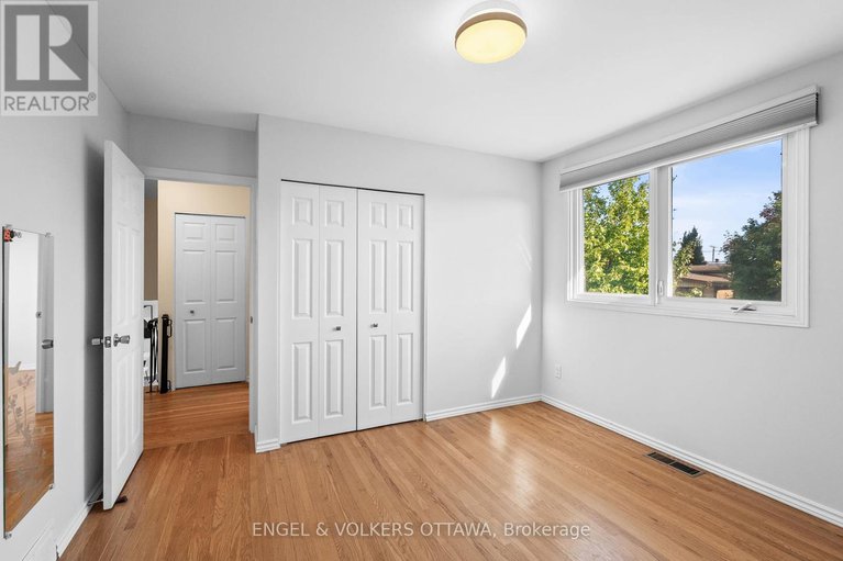28857390/1841-lorraine-avenue/urbandale-acres/ottawa/ontario/K1H6Z7_21