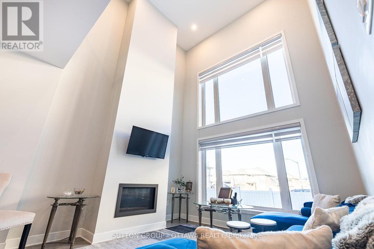 28530479/214-big-dipper-street/riverside-southgloucester-glen/ottawa/ontario/K4M0K5_6