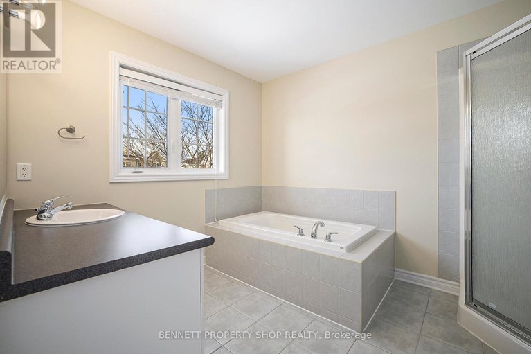 28082765/107-bandelier-way/stittsville-north/ottawa/ontario/K2S0C3_12