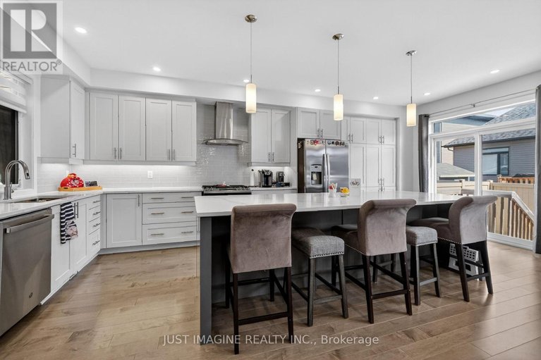 29583767/32-edenbridge-court/mer-bleuebradley-estatesanderson-park/ottawa/ontario/K1W0P1_14