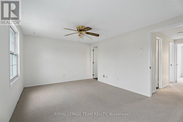 28827776/9-moorside-private/carleton-heights/ottawa/ontario/K2C3P4_21