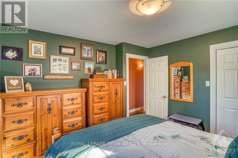 27581108/6443-martin-street/blakeneyalmonte/almonte/ontario/K0A1A0_13